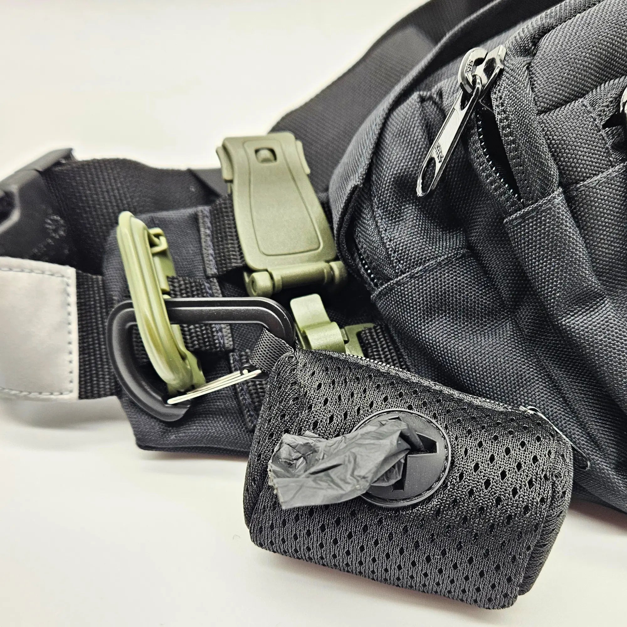 MOLLE_Adapter_gruen_an_TamBe_Bag
