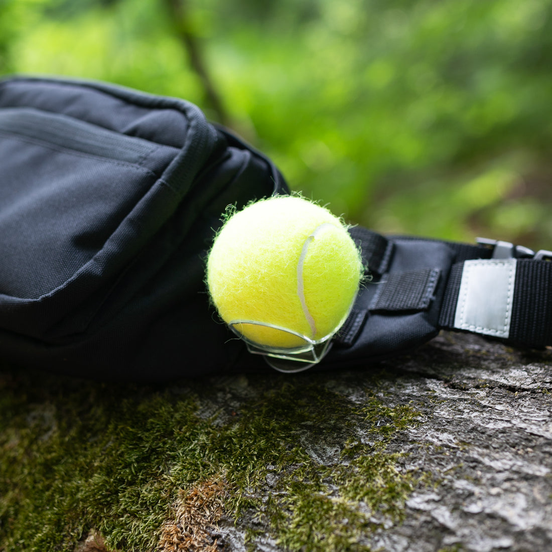 Bällchenhalter an TamBe Bag mit Tennisball