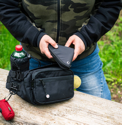 TamBe Wassernapf wird aus der TamBe Bag genommen