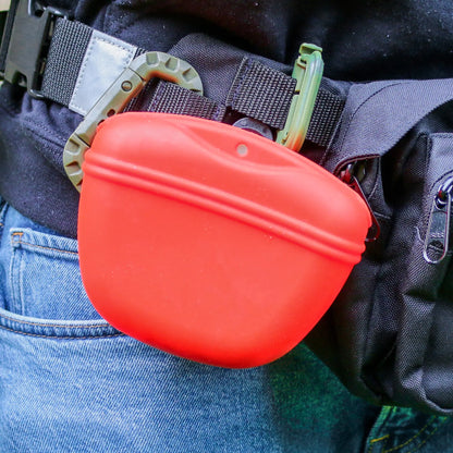 Futterbeutel_Silikon_rot an TamBe Bag