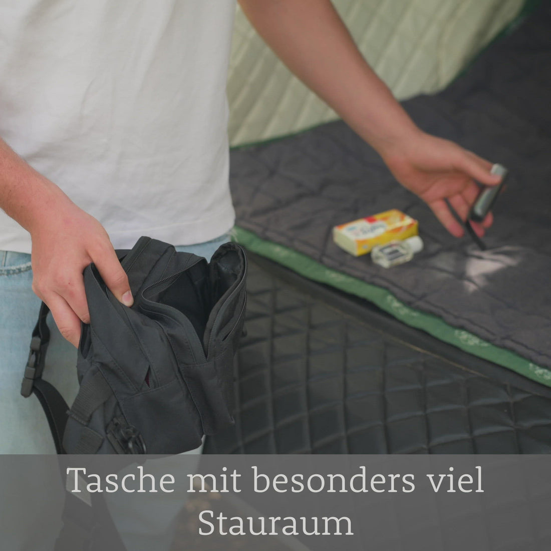 Person zeigt die Anwendung der TamBe Bag